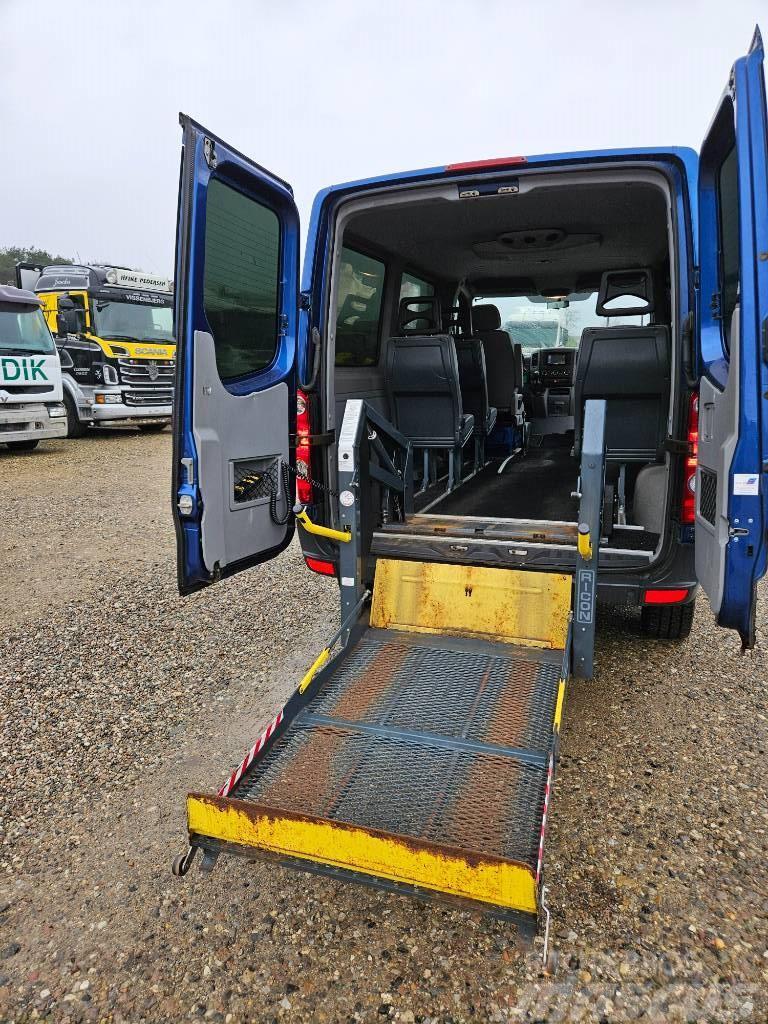 Volkswagen Crafter 2.5 TDI with lift for wheelchair Väikebussid