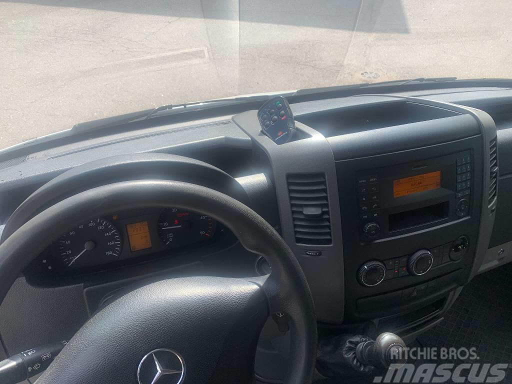 Mercedes-Benz Sprinter 313 CDI Pakettiauto umpikori + TL Nostin Furgooniga kaubikud