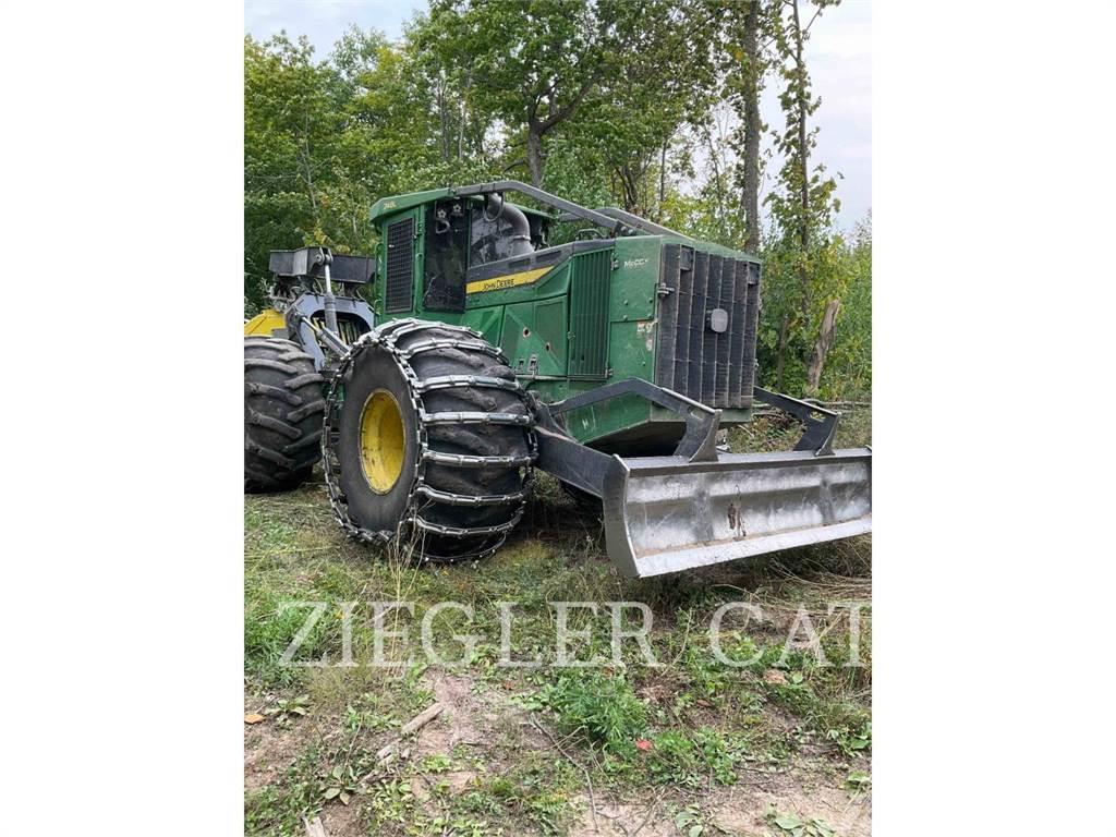 John Deere & CO. 748L Metsatööks kohandatud traktorid