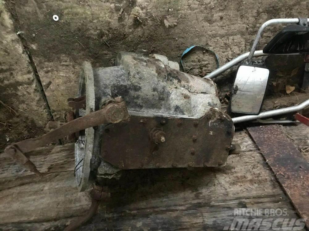 Foden Gearbox with pump vintage £500 plus vat £600 Muud osad