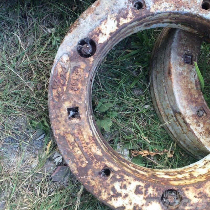 Ford Tractor Weights £250 Esiraskused