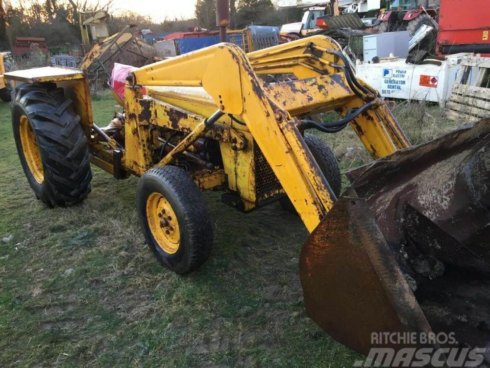 Massey Ferguson 135 Loader tractor £1750 Frontaallaadurid ja ekskavaatorid