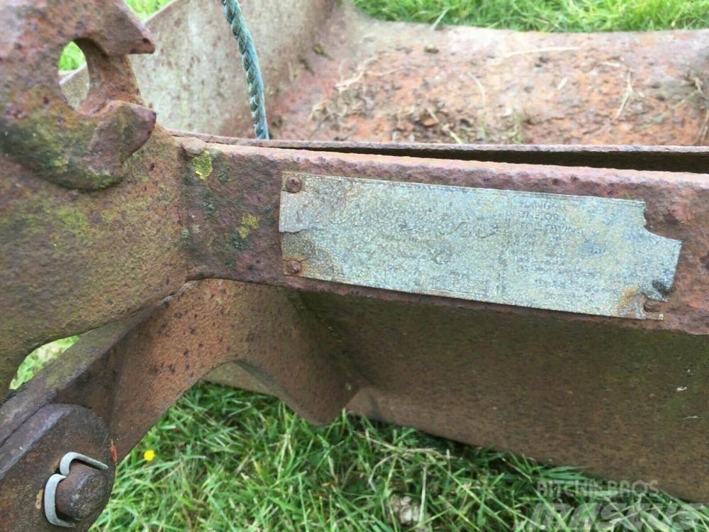 Massey Ferguson rear linkage earth scoop £250 Muud põllumajandusmasinad
