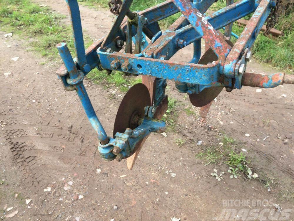  Two furrow plough £475 Tavalised adrad