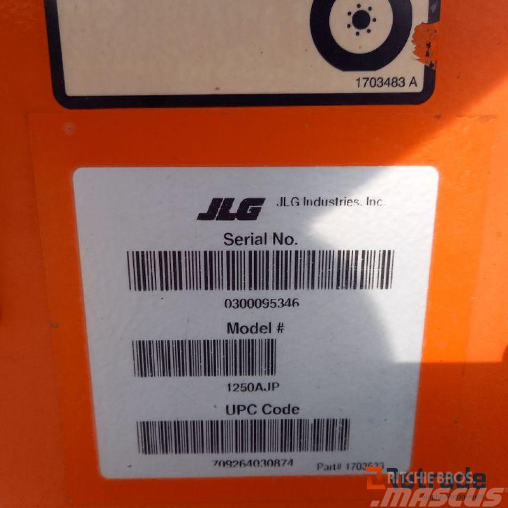 JLG 1250 AJP Iseliikuvad poomtõstukid