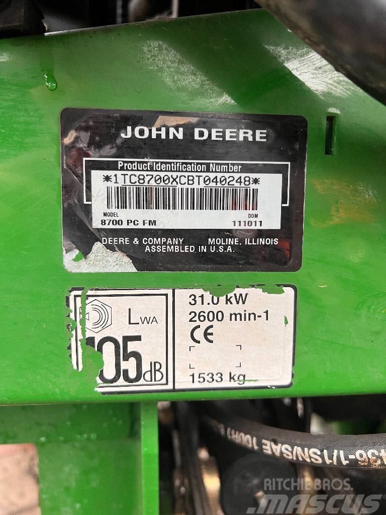 John Deere 8700 Fairway niidukid