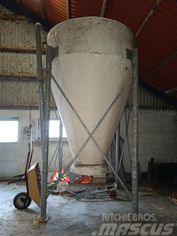  Flex  silo 3-4 tons Tornhoidlate tühjendusseadmed