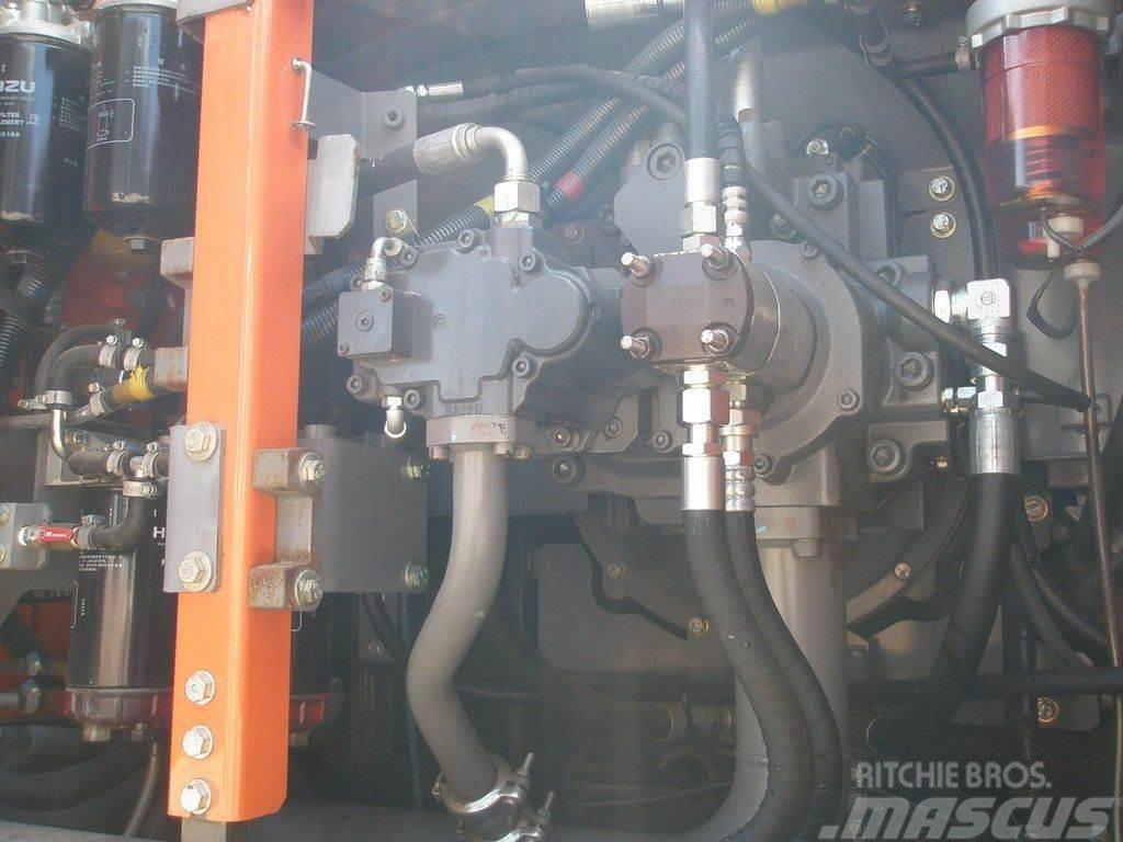 Hitachi ZX 490H-5A Roomikekskavaatorid