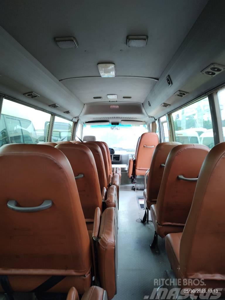 Toyota Coaster Bus Väikebussid