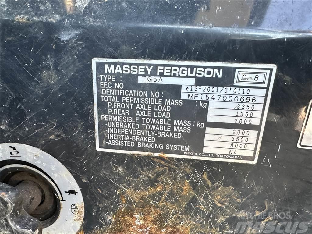 Massey Ferguson 1547 med Frontlæsser Muu