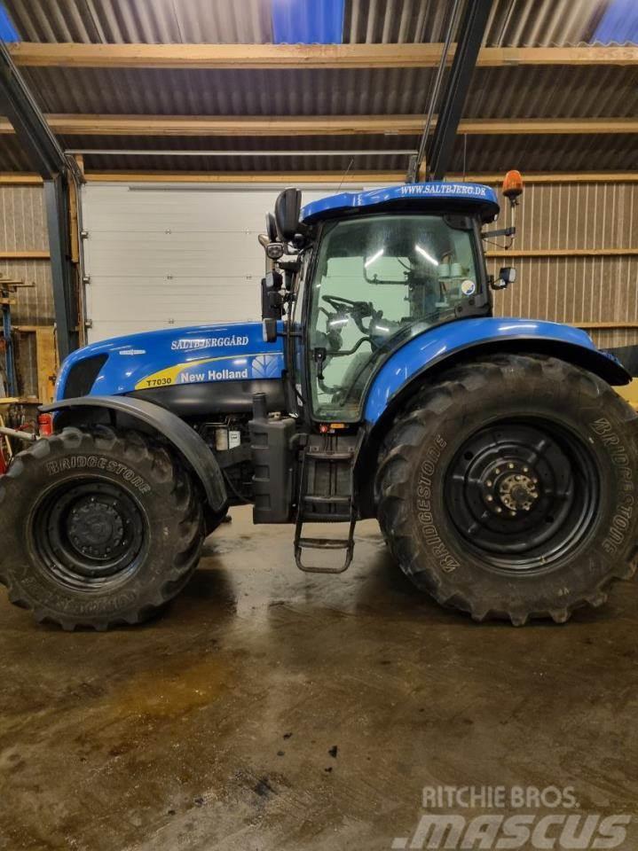 New Holland T7030 AC Traktorid