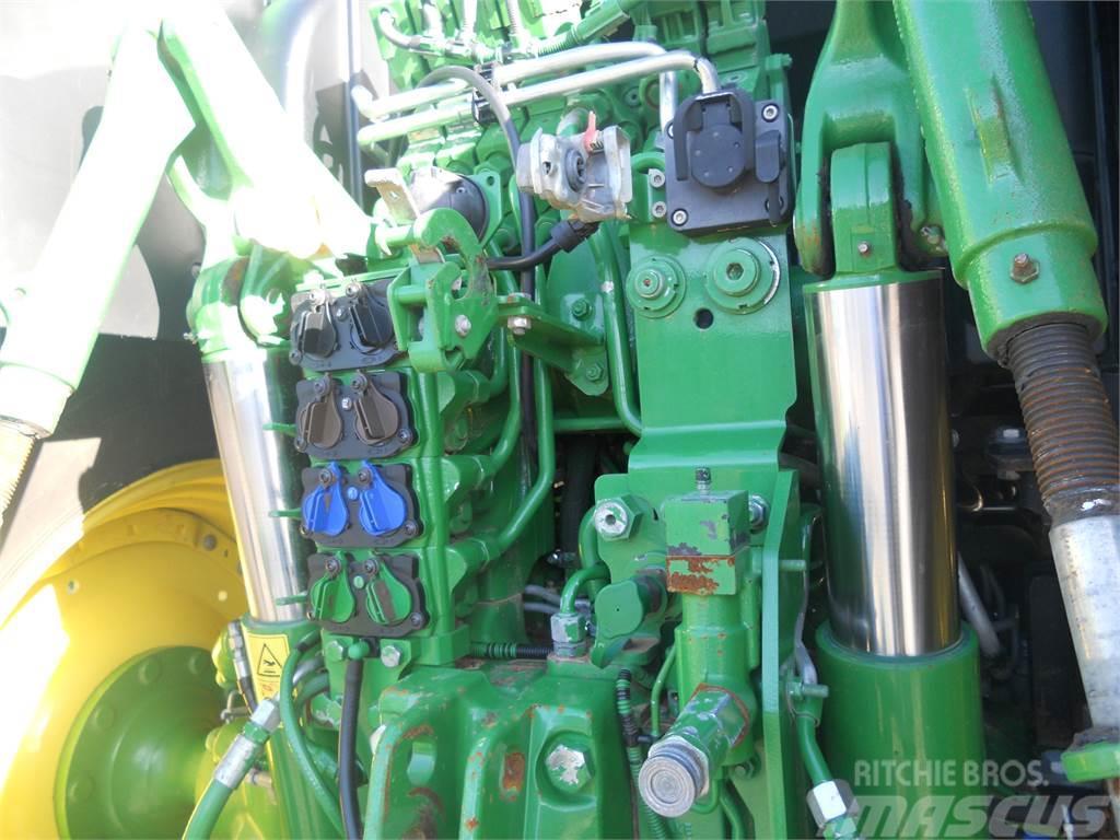 John Deere 6215 R Traktorid