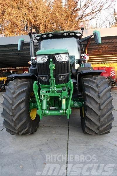 John Deere 6R215 ComandPro Traktorid