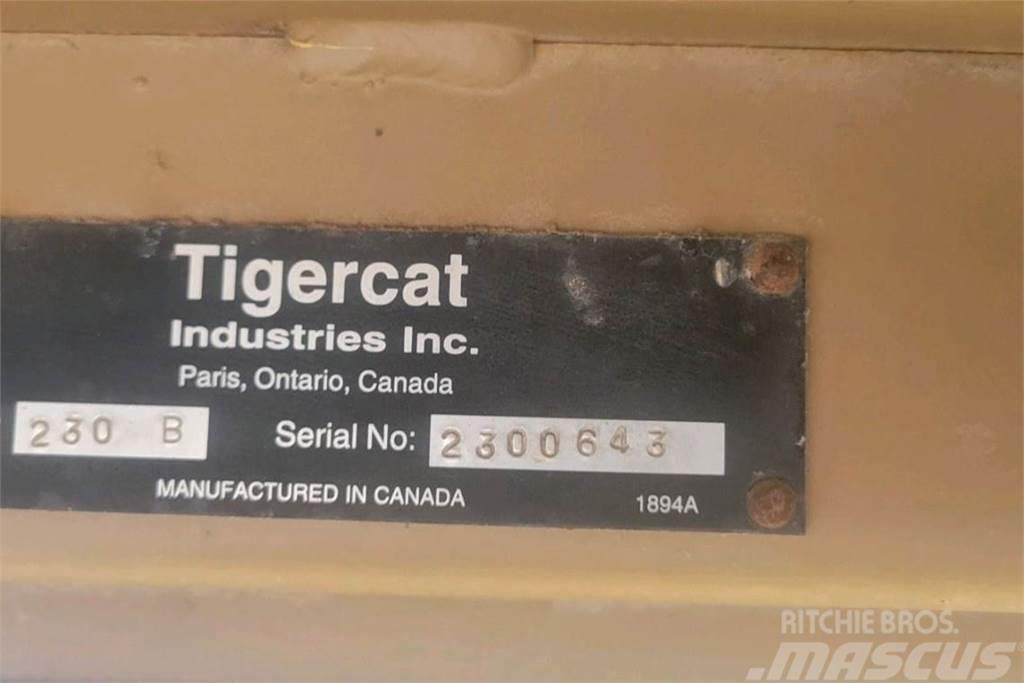 Tigercat 230B Nooltõstukid