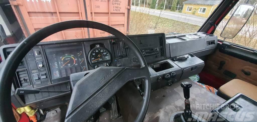 Scania 82 M henkilönostin Kraanaga veokid
