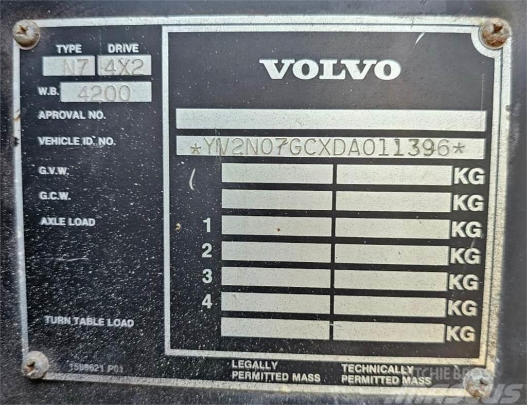 Volvo N7 6x2 Kraanaga veokid