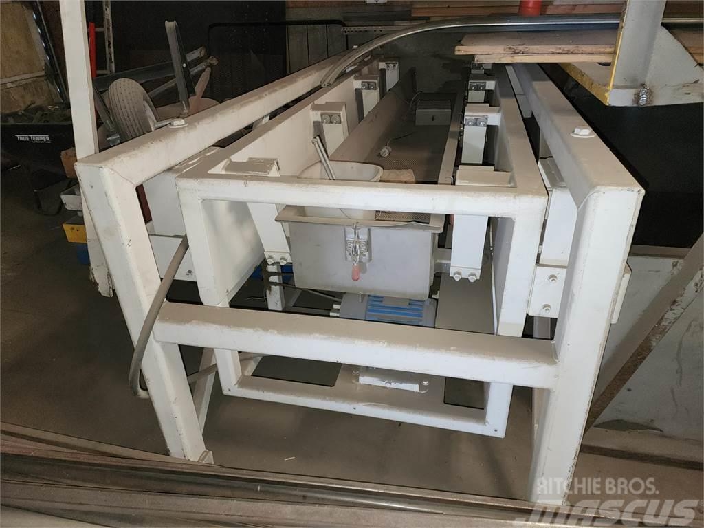  CUSTOM EQUIPMENT Deamco Feeder Conveyor - VCNF-U-1 Muud põllumajandusmasinad