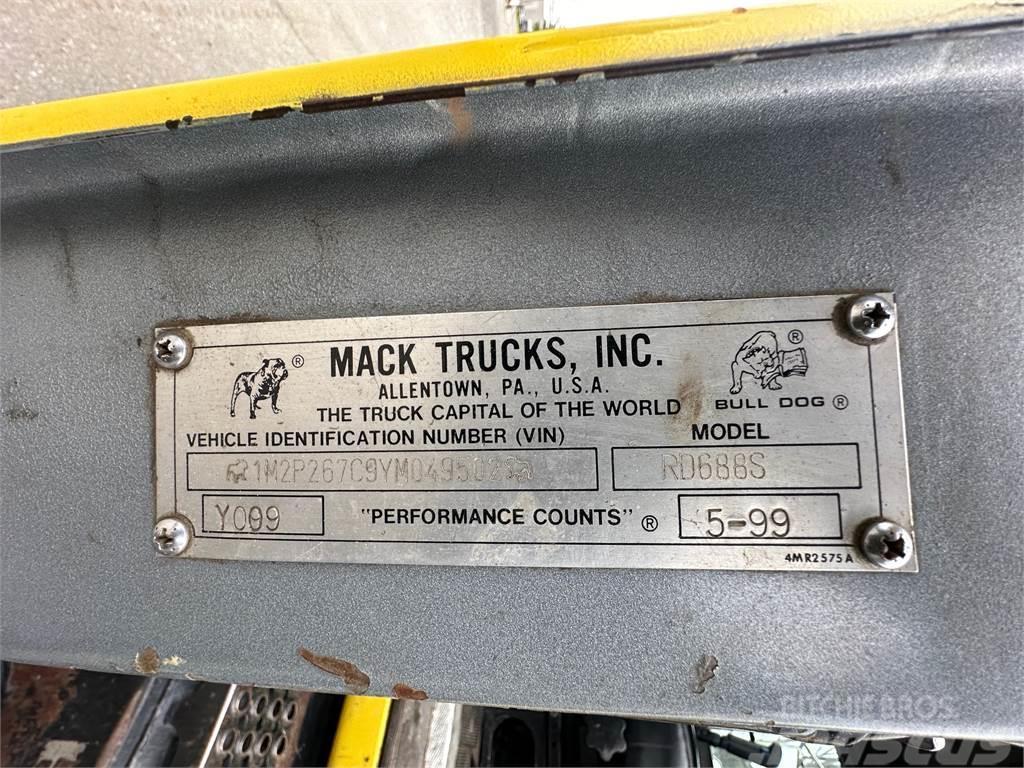Mack RD688S Prügiautod