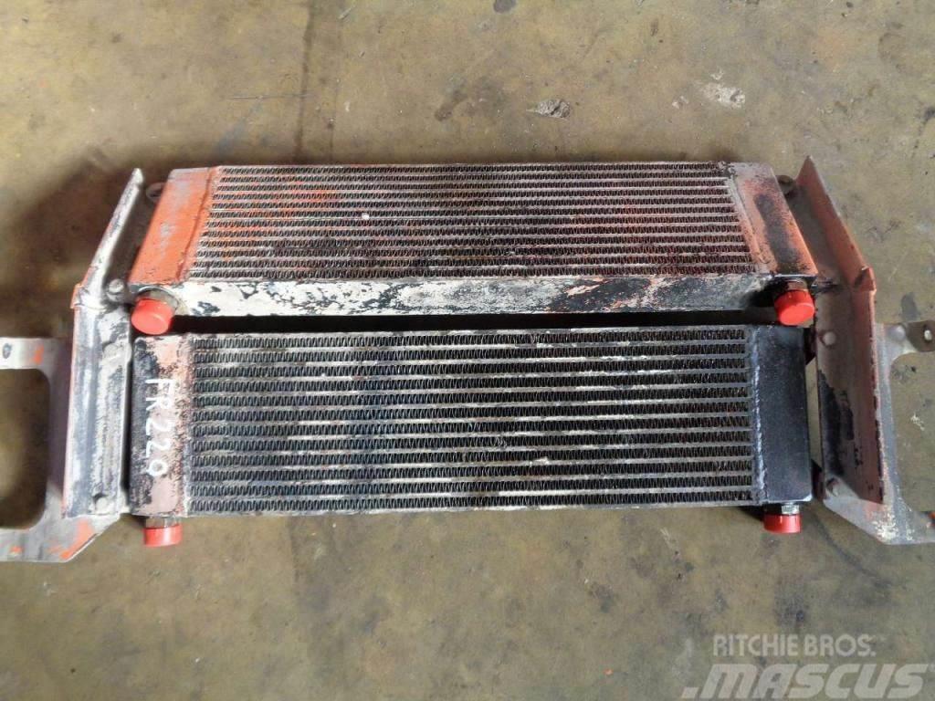 Fiat-Hitachi Oil radiator Mootorid