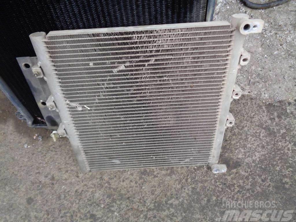 New Holland Air conditioning radiator kabiinid
