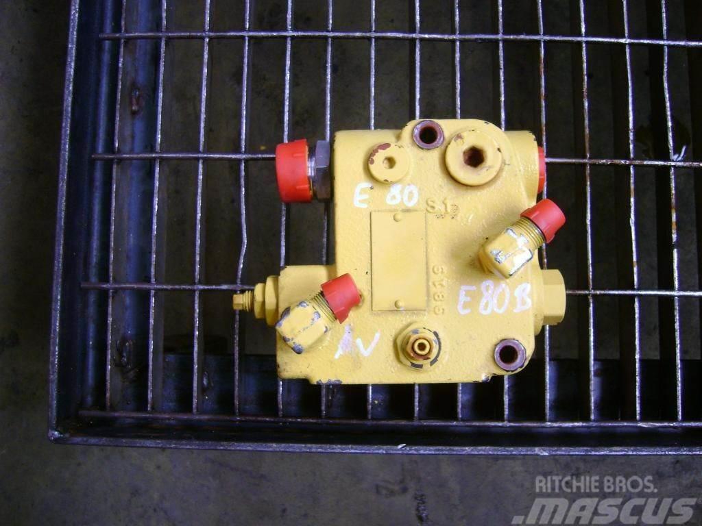 New Holland Block valve Mootorid