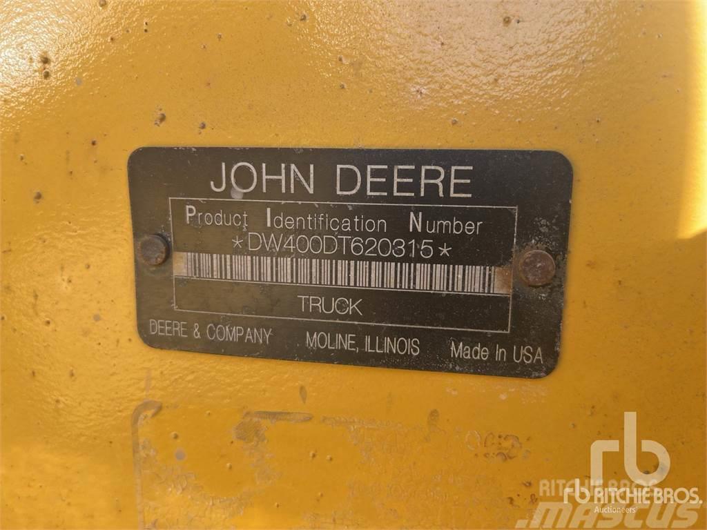 John Deere 400D Liigendraamiga pinnaseveokid