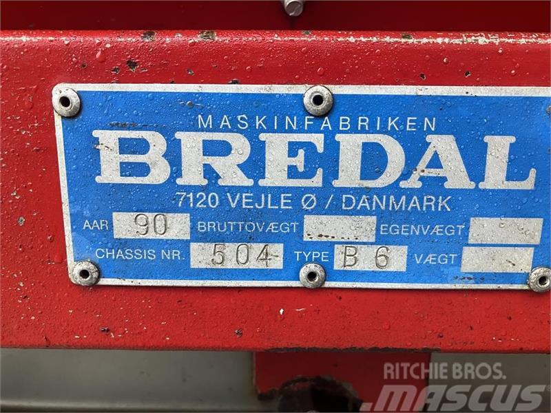 Bredal B 6 Bugseret gødningsspreder. Mineraalväetise laoturid