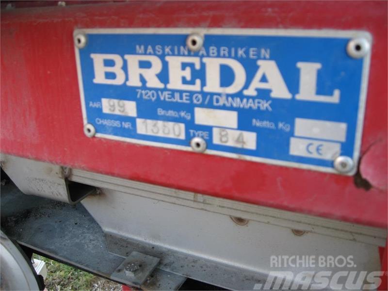 Bredal B 4 Mineraalväetise laoturid