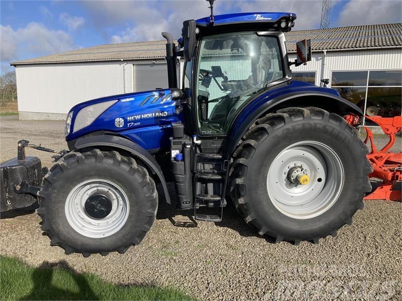 New Holland T7.300 AC Bluepower Traktorid