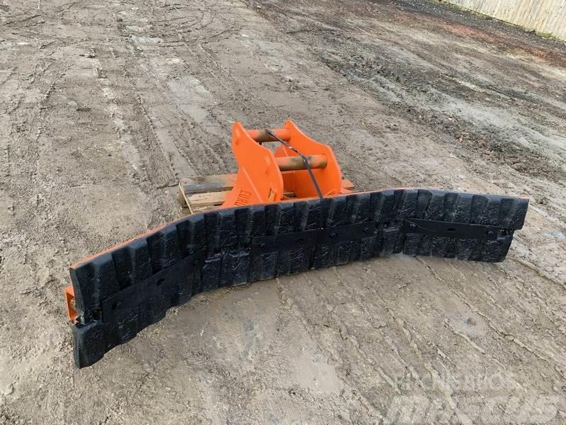  Scrapper Blade To suit 18 - 26 ton Excavator Sahaterad