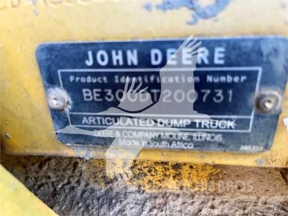 John Deere 300D Liigendraamiga pinnaseveokid