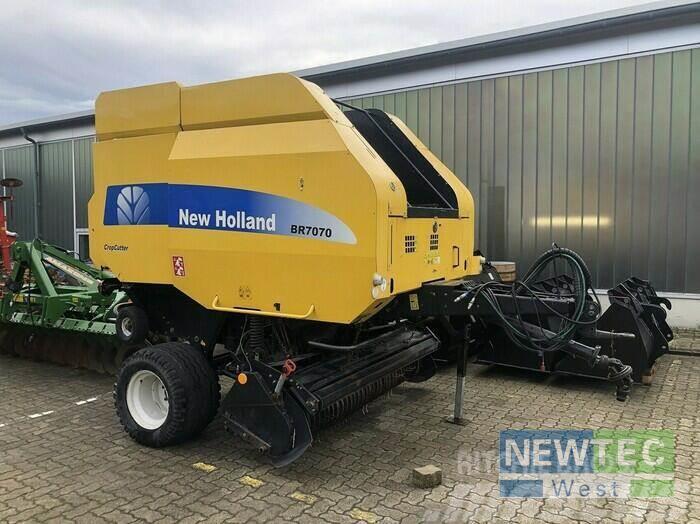 New Holland BR 7070 ROTORCUTTER Ruloonpressid