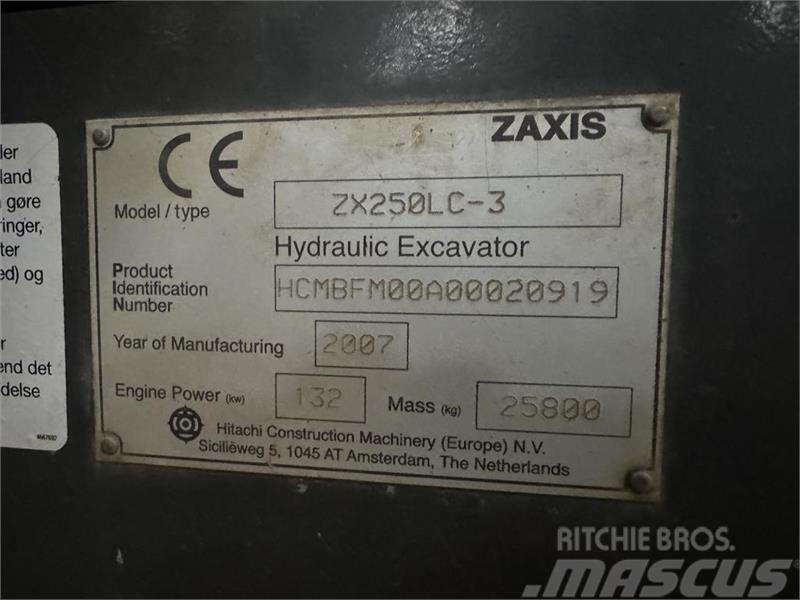 Hitachi Zaxis 250LC-3 Roomikekskavaatorid