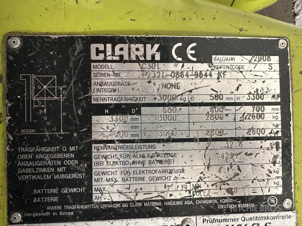 Clark C 30 L - TRIPLEX 4,8 m Gaasitõstukid