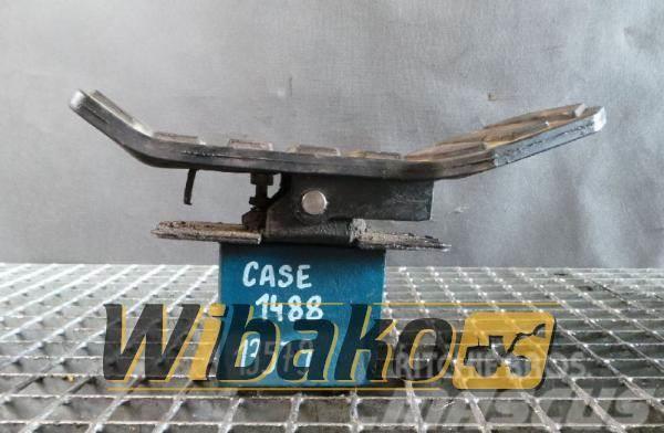 CASE Pedal Case 1488 Kabiinid