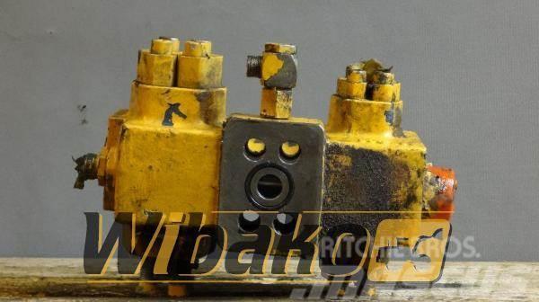 Liebherr Cylinder valve Liebherr R942 Muud osad